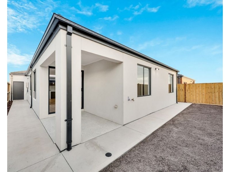 67 Kurnbrook Loop, Wollert VIC 3750