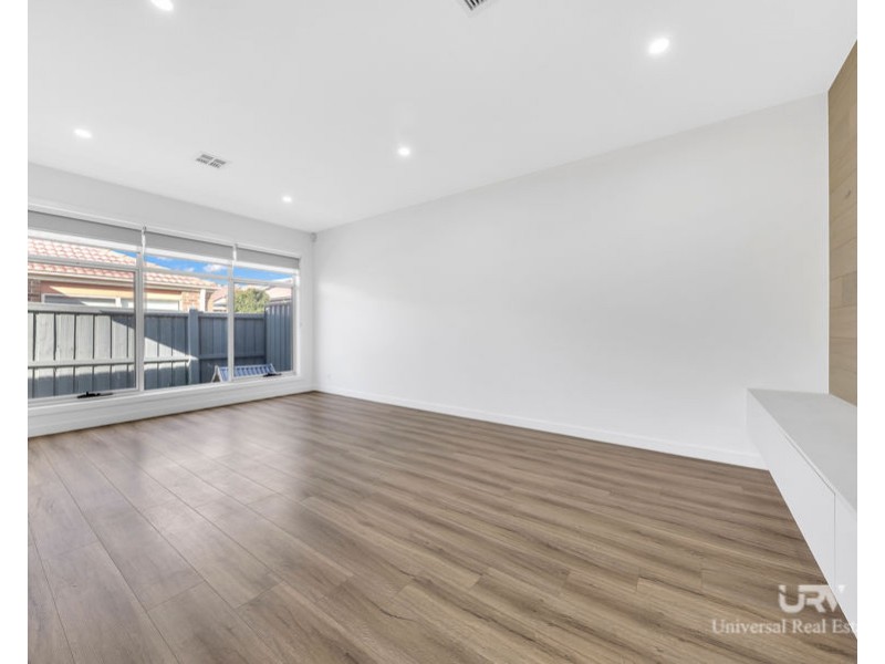 11 Wallowa Street, Mickleham VIC 3064