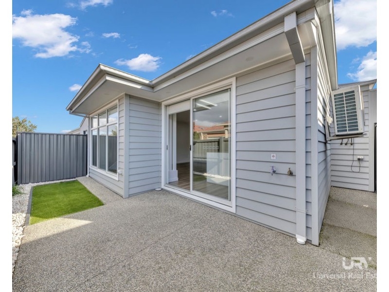 11 Wallowa Street, Mickleham VIC 3064