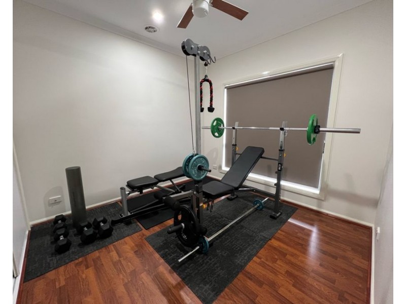 8 Discovery Close, Craigieburn VIC 3064