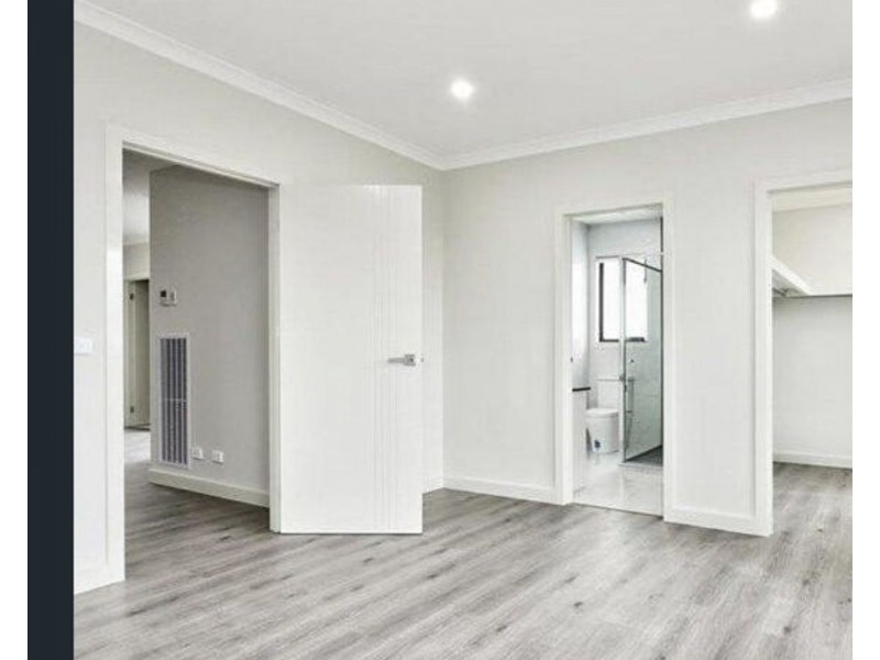 23 Middle Way, Mickleham VIC 3064