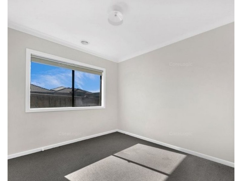 39 Albion Crescent, Mickleham VIC 3064