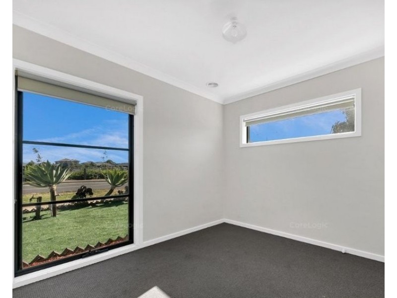 39 Albion Crescent, Mickleham VIC 3064