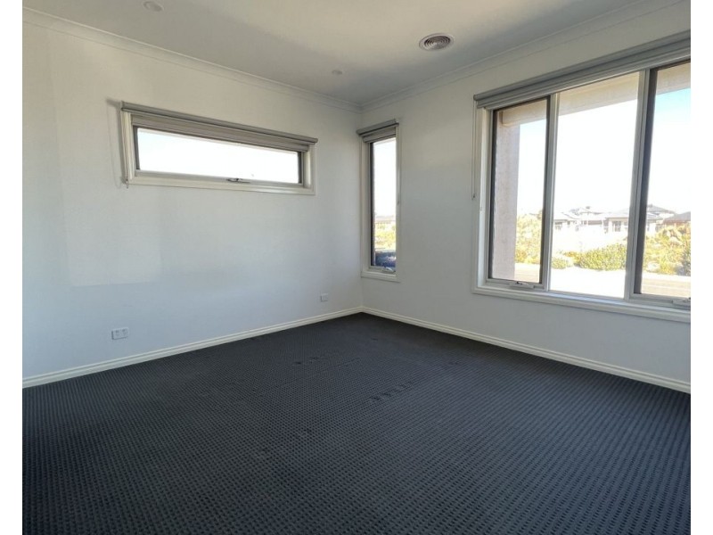 14 Gundagai Circuit, Kalkallo VIC 3064