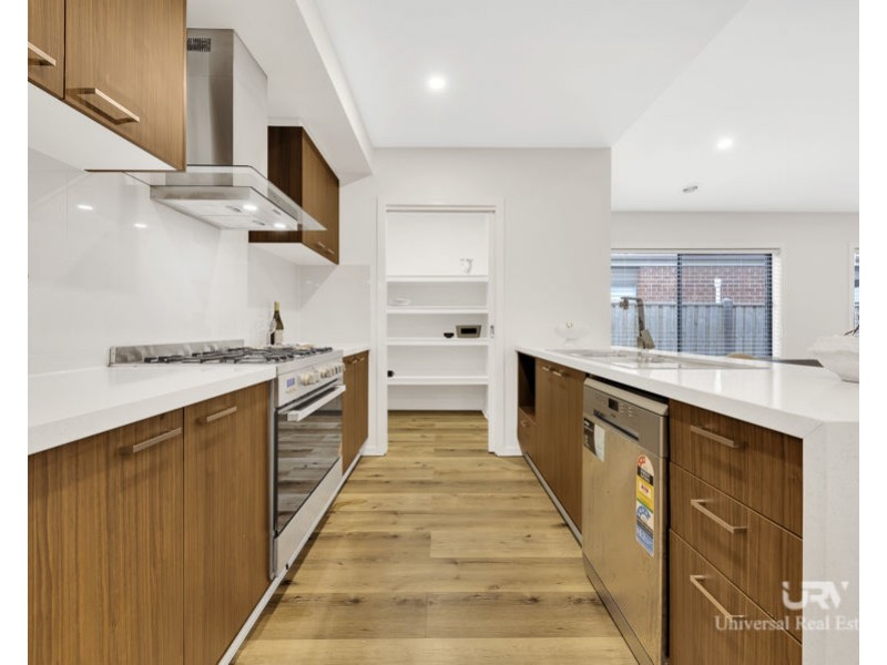 16 Valere Street, Mickleham VIC 3064