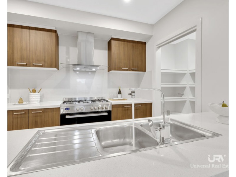 16 Valere Street, Mickleham VIC 3064