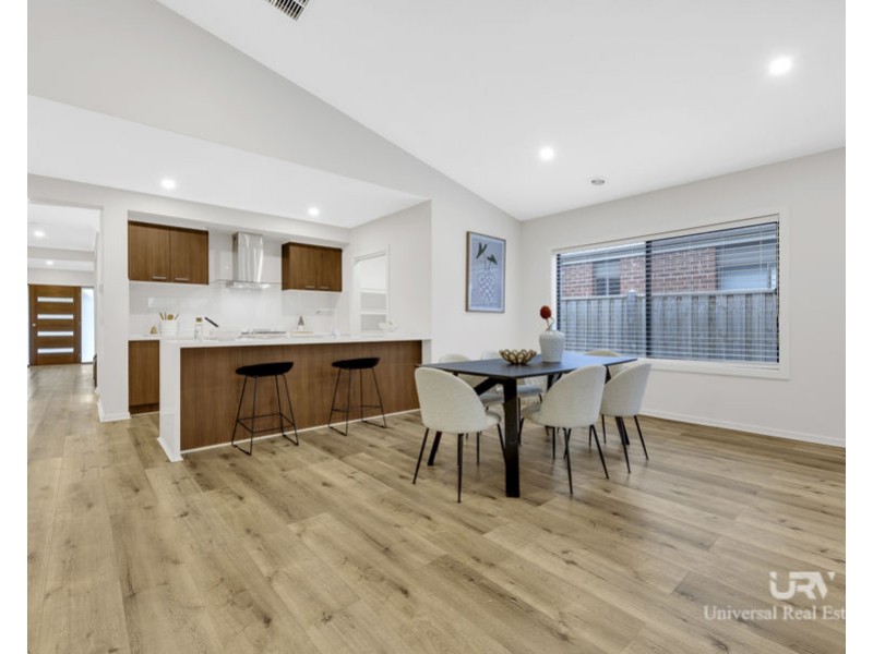 16 Valere Street, Mickleham VIC 3064