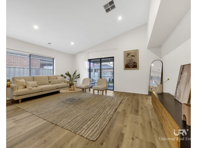 16 Valere Street, Mickleham VIC 3064