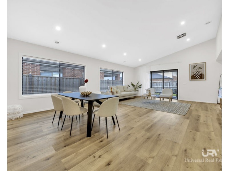 16 Valere Street, Mickleham VIC 3064