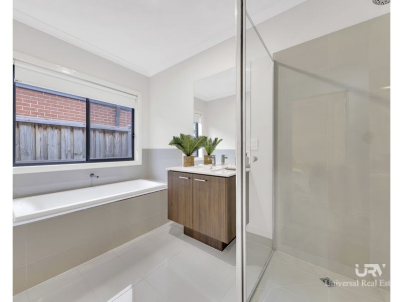 16 Valere Street, Mickleham VIC 3064