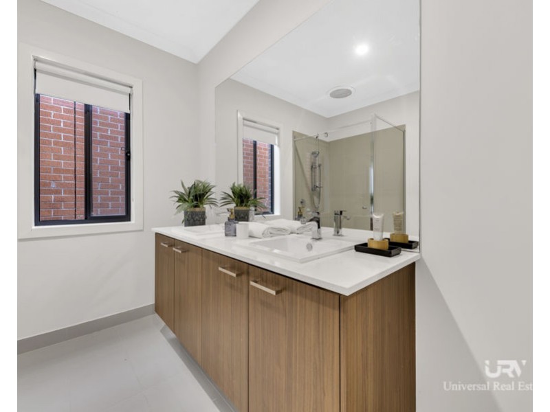 16 Valere Street, Mickleham VIC 3064