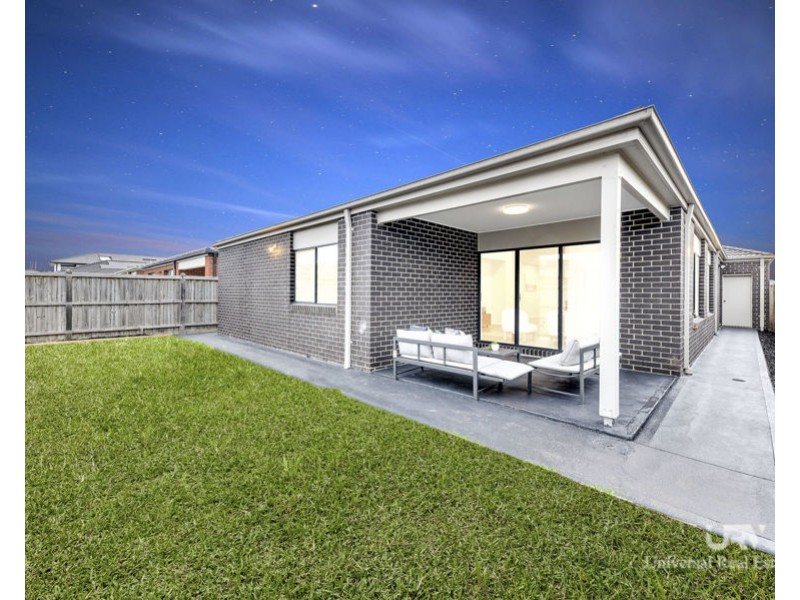 16 Valere Street, Mickleham VIC 3064