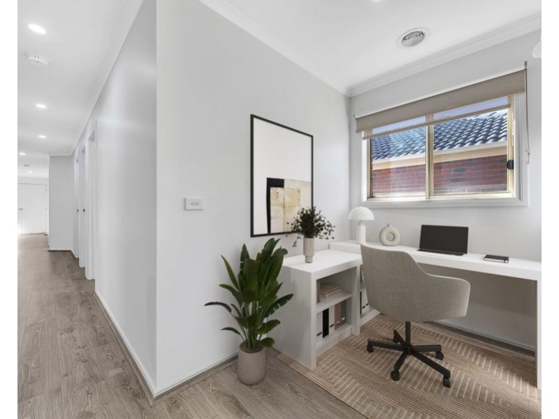2 Crestwood Lane, Craigieburn VIC 3064