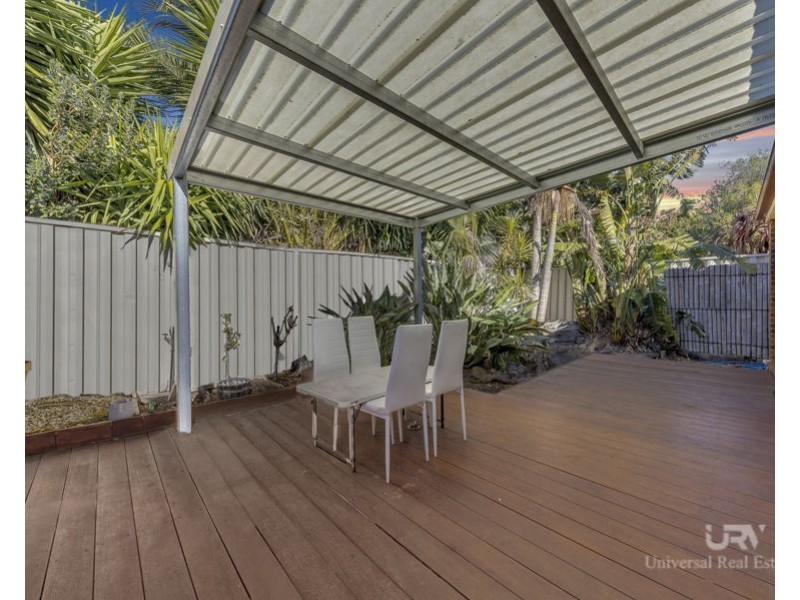2 Crestwood Lane, Craigieburn VIC 3064