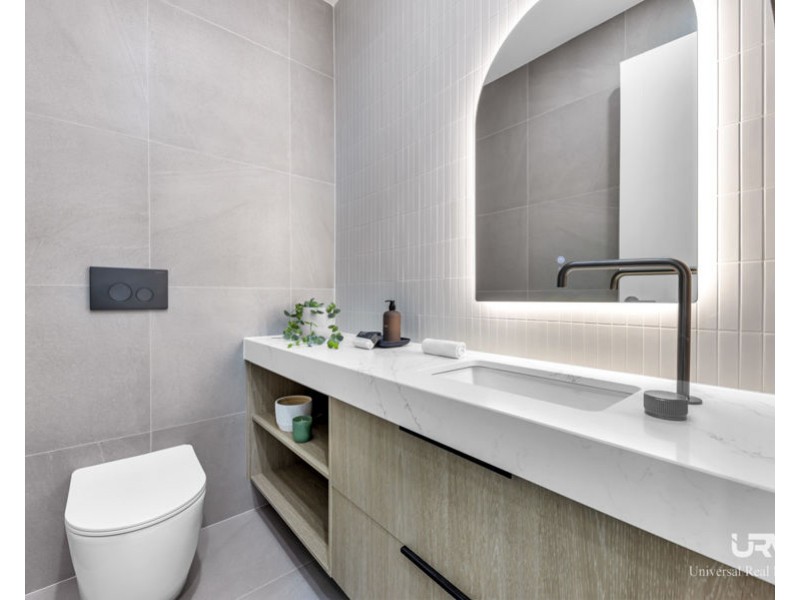 35 Butterfly Cres, Mickleham VIC 3064