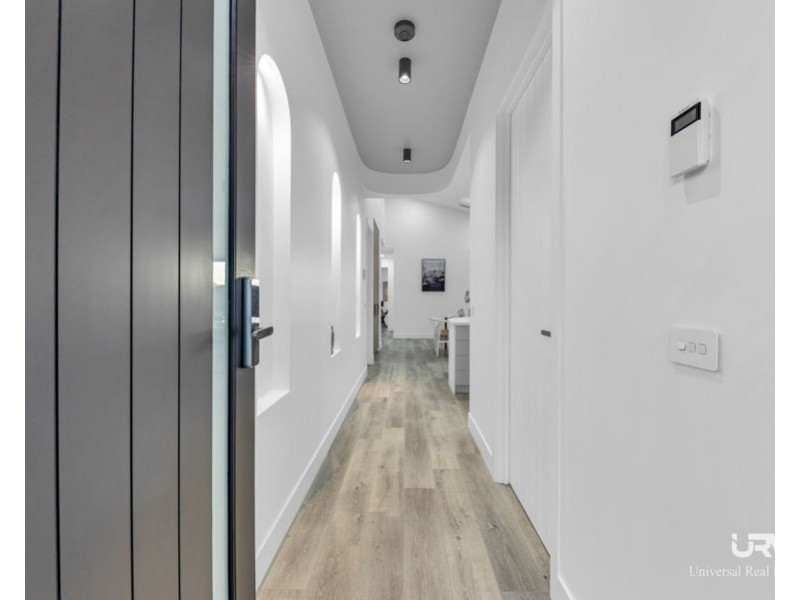 35 Butterfly Cres, Mickleham VIC 3064