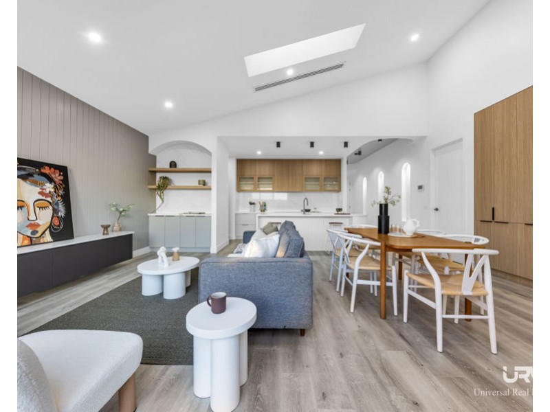 11 Slender Way, Mickleham VIC 3064