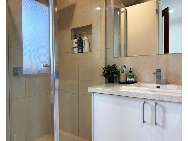 4/5 Bainbridge Close, Craigieburn VIC 3064