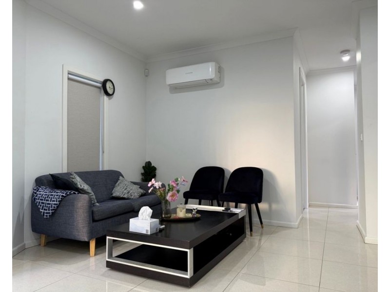 4/5 Bainbridge Close, Craigieburn VIC 3064