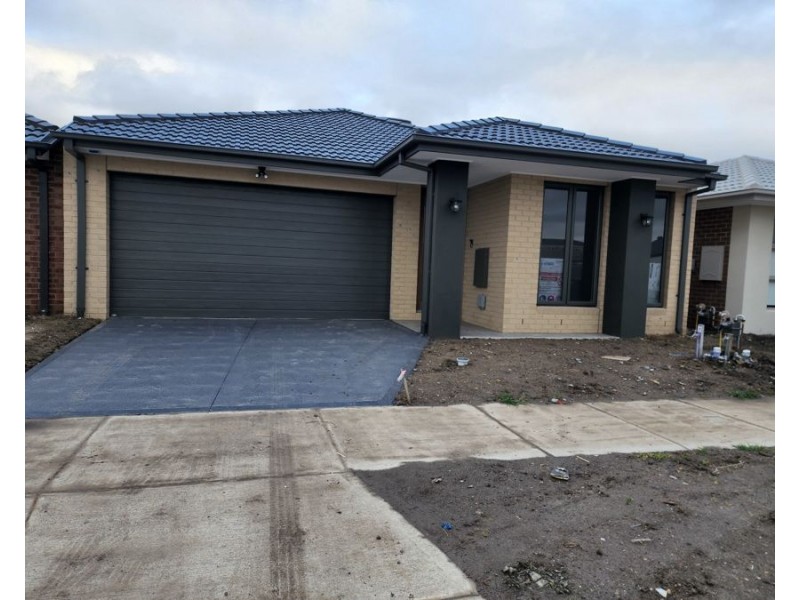 12 Ovata Grove, Donnybrook VIC 3064