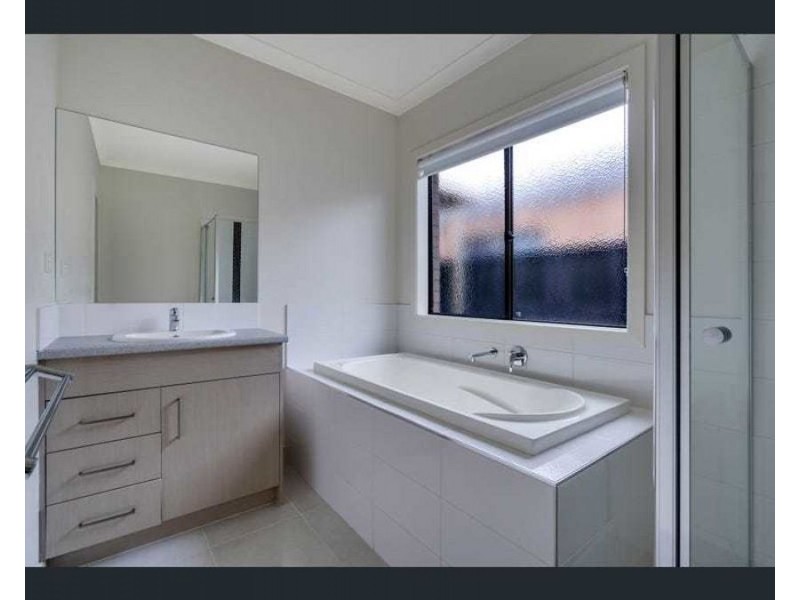 49 Gateshead Street, Craigieburn VIC 3064