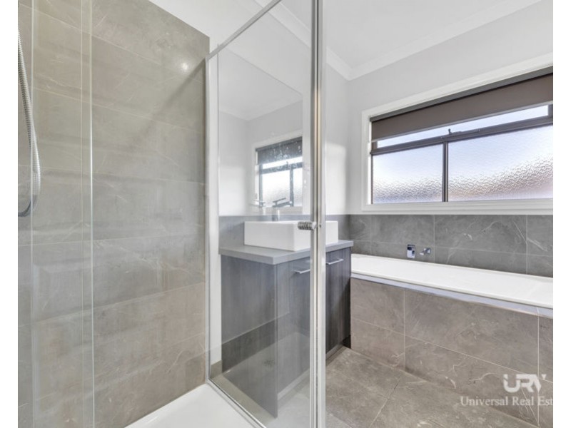24 Fletcher Road, Craigieburn VIC 3064