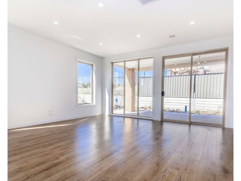 8 Water Lily Circuit, Craigieburn VIC 3064