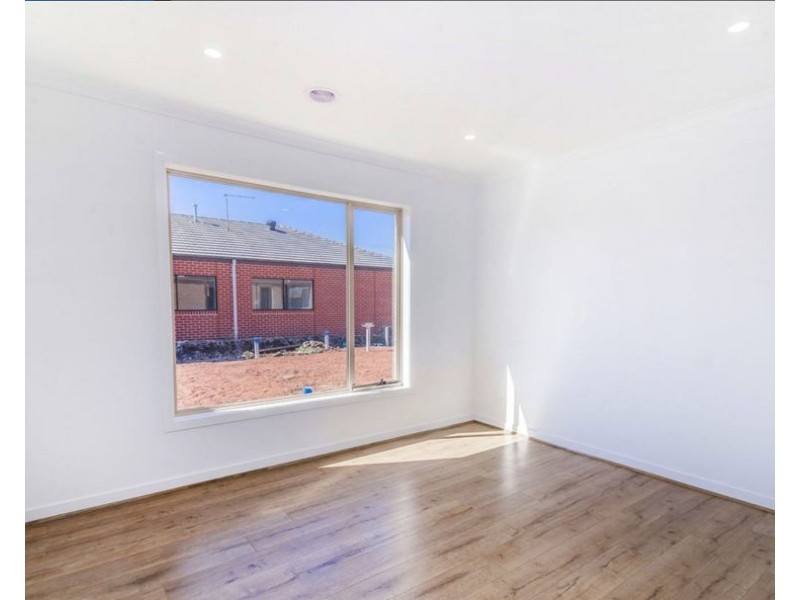 8 Water Lily Circuit, Craigieburn VIC 3064