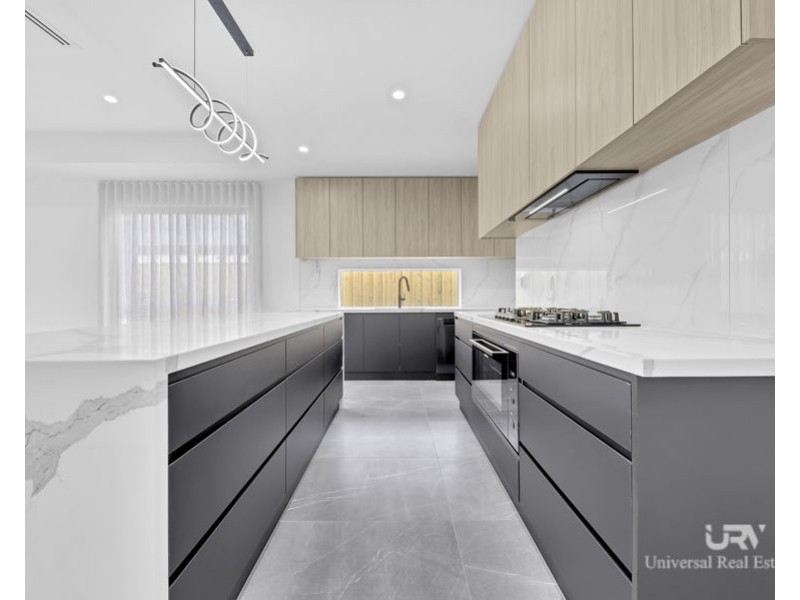 11 Kurrajong Rd, Mickleham VIC 3064