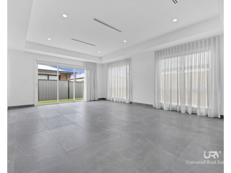 11 Kurrajong Rd, Mickleham VIC 3064