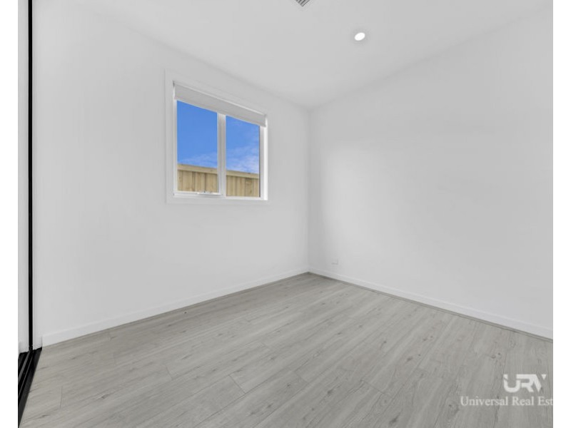 11 Kurrajong Rd, Mickleham VIC 3064