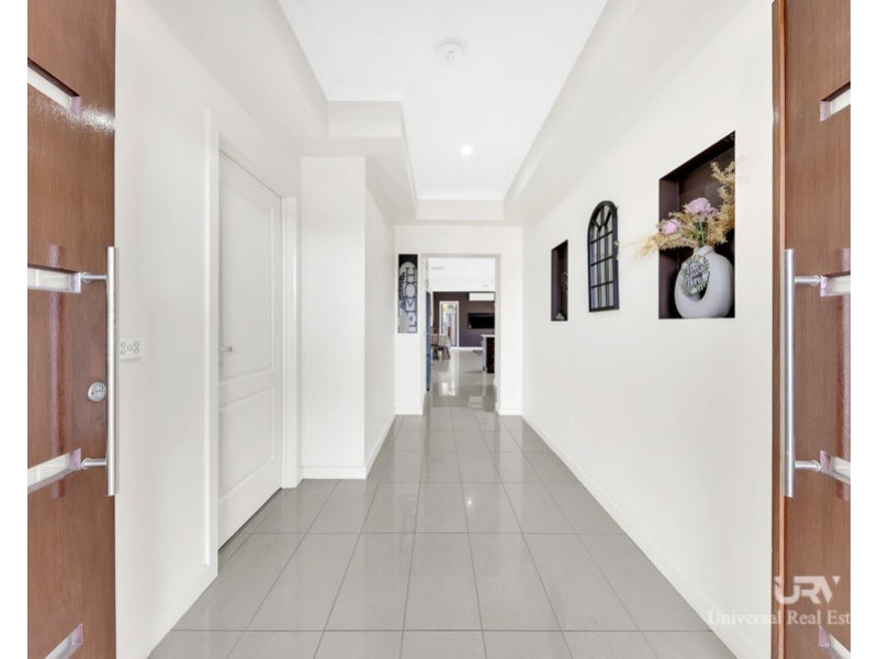 5 Dempster Drive, Craigieburn VIC 3064
