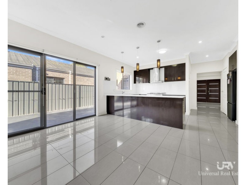 5 Dempster Drive, Craigieburn VIC 3064