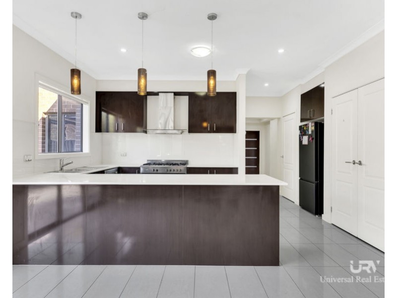 5 Dempster Drive, Craigieburn VIC 3064