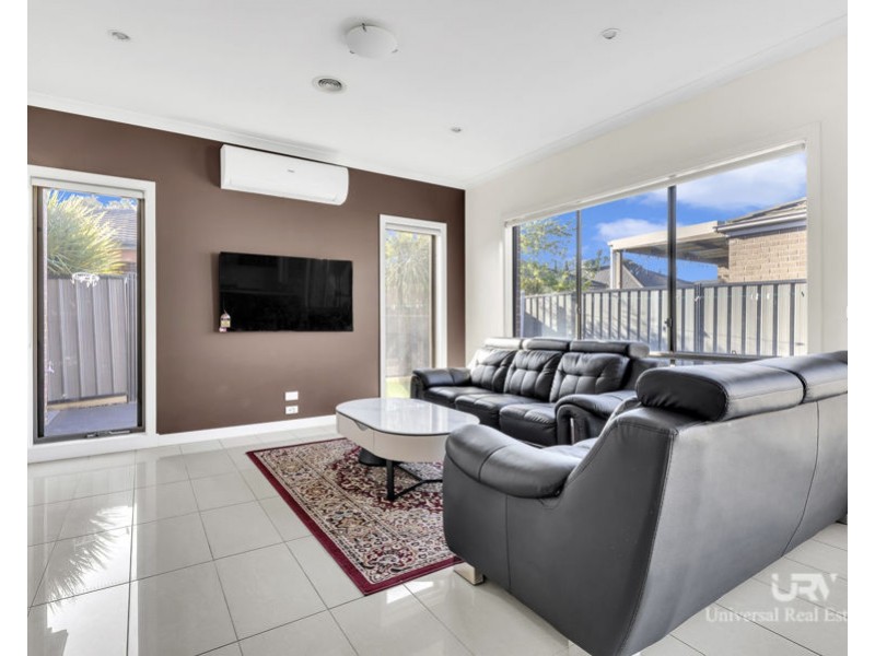 5 Dempster Drive, Craigieburn VIC 3064