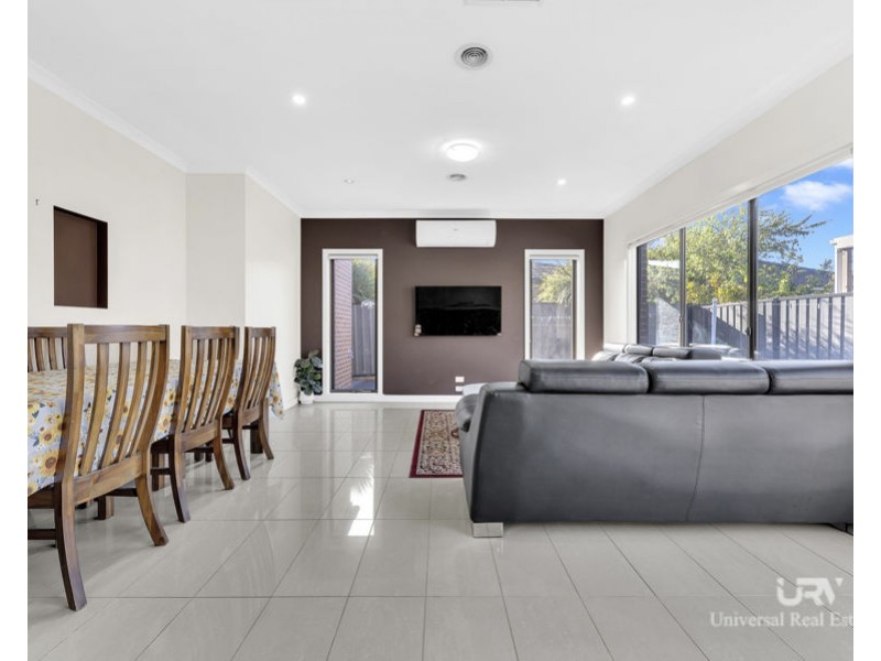 5 Dempster Drive, Craigieburn VIC 3064