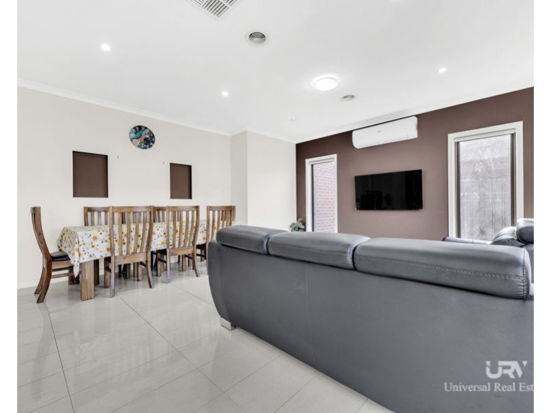 5 Dempster Drive, Craigieburn VIC 3064