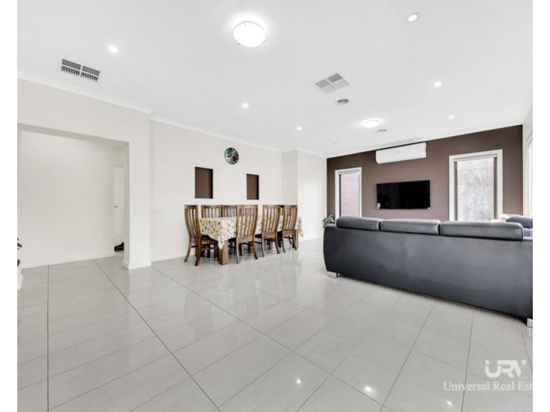 5 Dempster Drive, Craigieburn VIC 3064