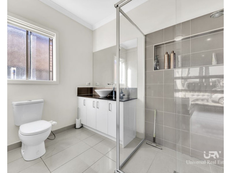 5 Dempster Drive, Craigieburn VIC 3064