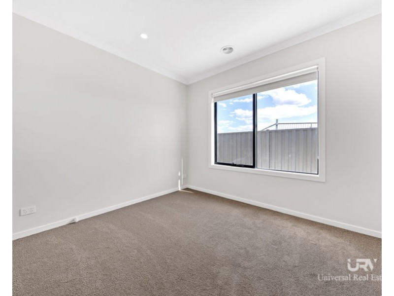 25 Basalt St, Donnybrook VIC 3064