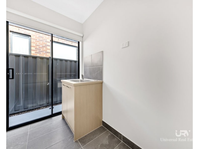 25 Basalt St, Donnybrook VIC 3064