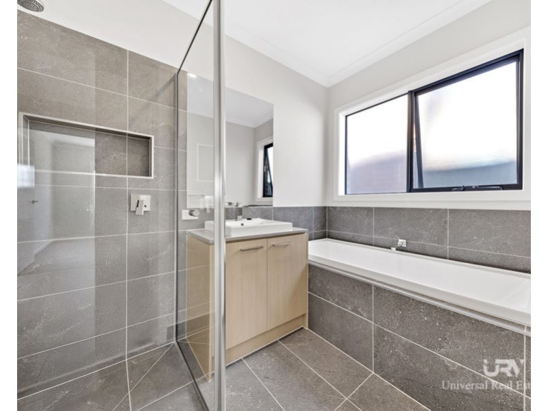 25 Basalt St, Donnybrook VIC 3064