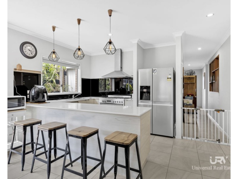 19 Loudon Circuit, Craigieburn VIC 3064