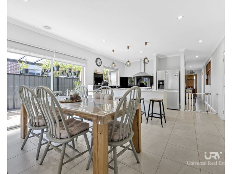 19 Loudon Circuit, Craigieburn VIC 3064