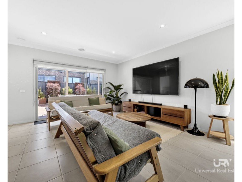 19 Loudon Circuit, Craigieburn VIC 3064
