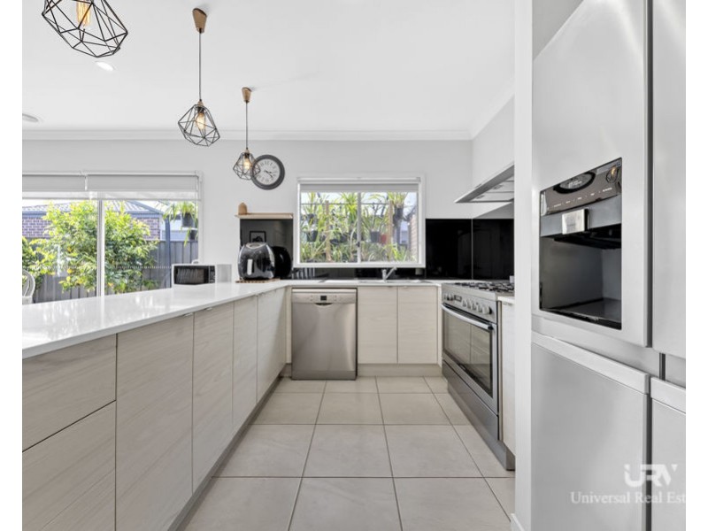 19 Loudon Circuit, Craigieburn VIC 3064