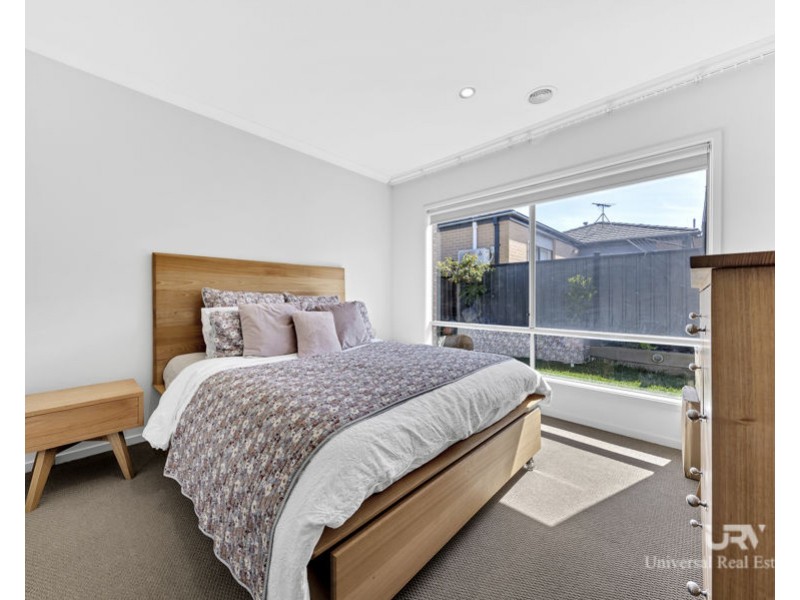 19 Loudon Circuit, Craigieburn VIC 3064