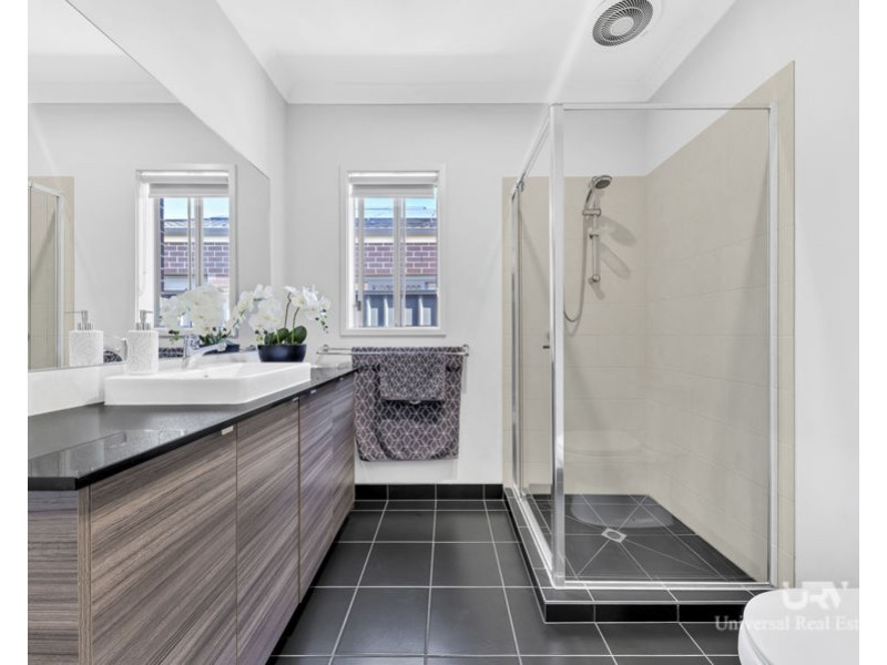 19 Loudon Circuit, Craigieburn VIC 3064