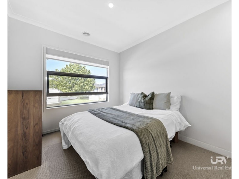 19 Loudon Circuit, Craigieburn VIC 3064