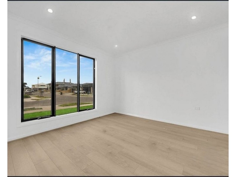 17 Zaatar Street, Mickleham VIC 3064